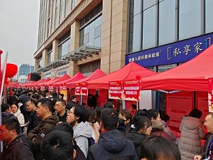 “百米小巷”人潮涌動(dòng)！瑞方人力助力2025年武侯區(qū)春風(fēng)行動(dòng)專場招聘會(huì)“開門紅” 第3張