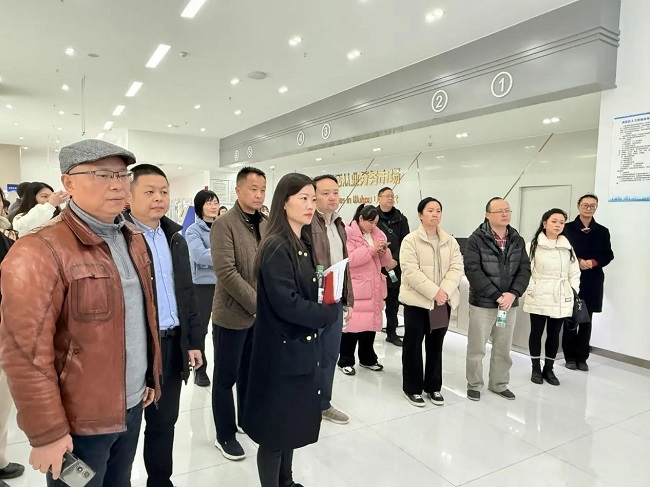 武侯區(qū)多部門(mén)領(lǐng)導(dǎo)聯(lián)合考察調(diào)研瑞方人力運(yùn)營(yíng)的武侯區(qū)人力資源市場(chǎng) 第1張 武侯區(qū)多部門(mén)領(lǐng)導(dǎo)聯(lián)合考察調(diào)研瑞方人力運(yùn)營(yíng)的武侯區(qū)人力資源市場(chǎng) 第1張