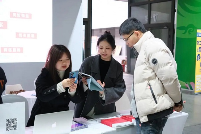 瑞方人力亮相成都大型春招會，激活就業(yè)服務新動能 第3張