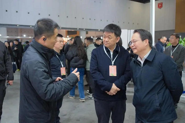 瑞方人力亮相成都大型春招會，激活就業(yè)服務新動能 第2張